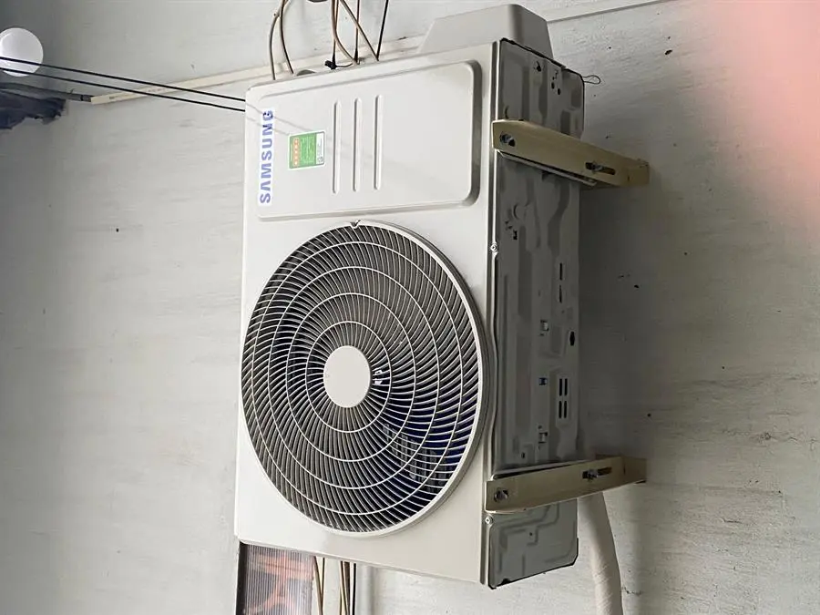 Khách hàng review Máy lạnh Samsung Inverter 1 HP AR09TYHQASINSV 30