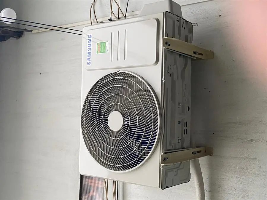 Khách hàng review Máy lạnh Samsung Inverter 1 HP AR09TYHQASINSV 31