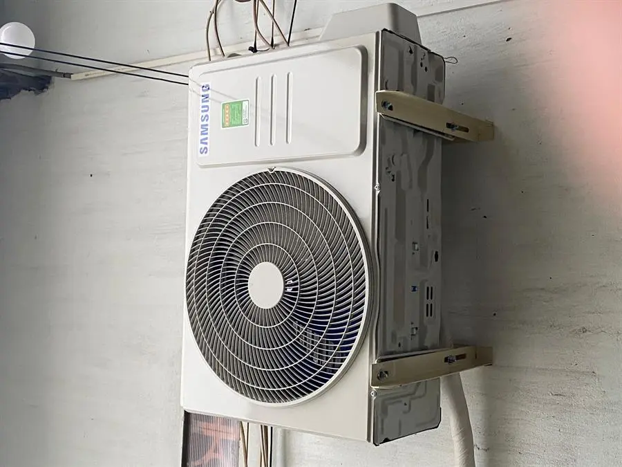 Khách hàng review Máy lạnh Samsung Inverter 1 HP AR09TYHQASINSV 32