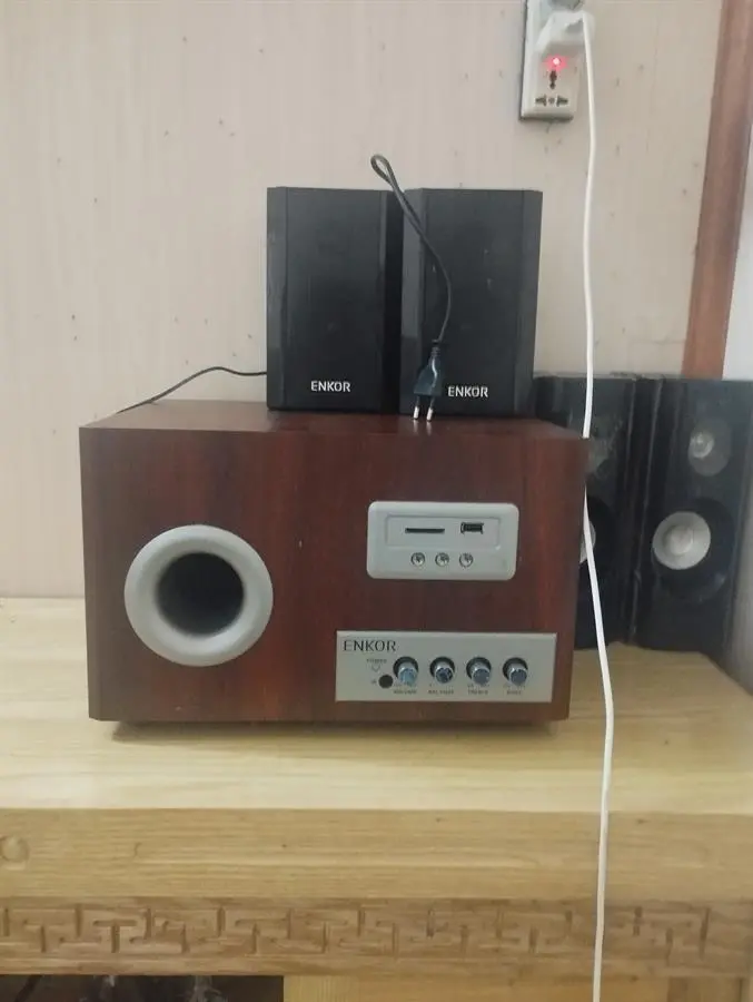 Khách hàng review Loa vi tính Bluetooth Enkor S2850 Nâu 15