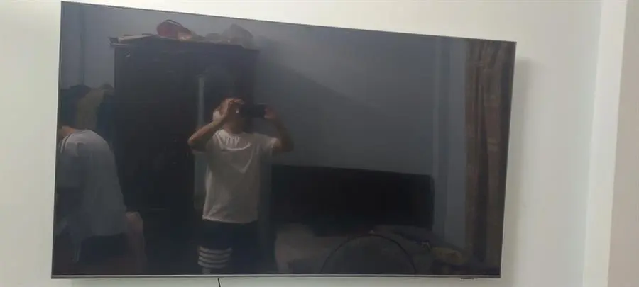 Khách hàng review Smart Tivi Samsung 4K Crystal UHD 65 inch UA65AU8100 14