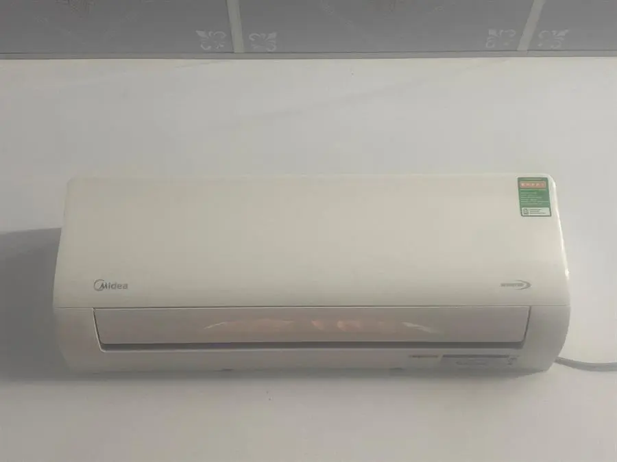 Khách hàng review Máy lạnh Midea Inverter 1 HP MSAG-10CRDN8 14
