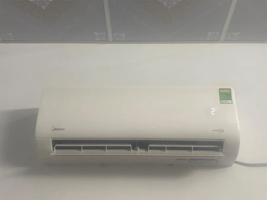 Khách hàng review Máy lạnh Midea Inverter 1 HP MSAG-10CRDN8 13