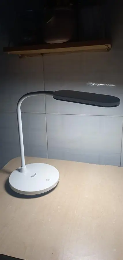 Khách hàng review Đèn bàn sạc Comet CT175 5