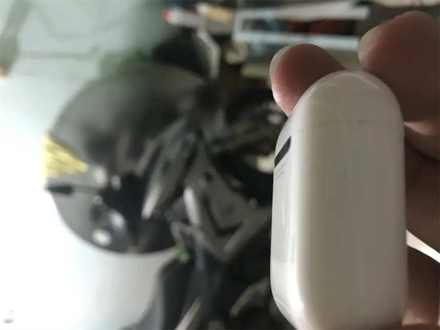 Khách hàng review Tai nghe Bluetooth AirPods 2 Lightning Charge Apple MV7N2 17