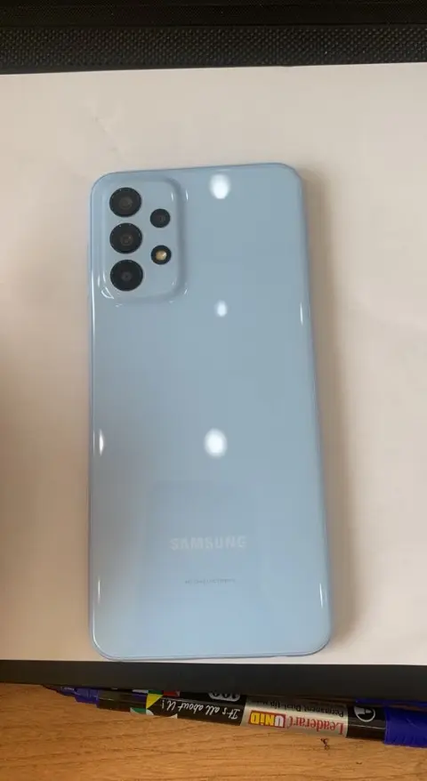 Khách hàng review Điện thoại Samsung Galaxy A33 5G 7