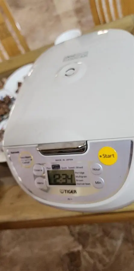 Khách hàng review Nồi cơm điện tử Tiger 1.8 lít JBV-S18W 2
