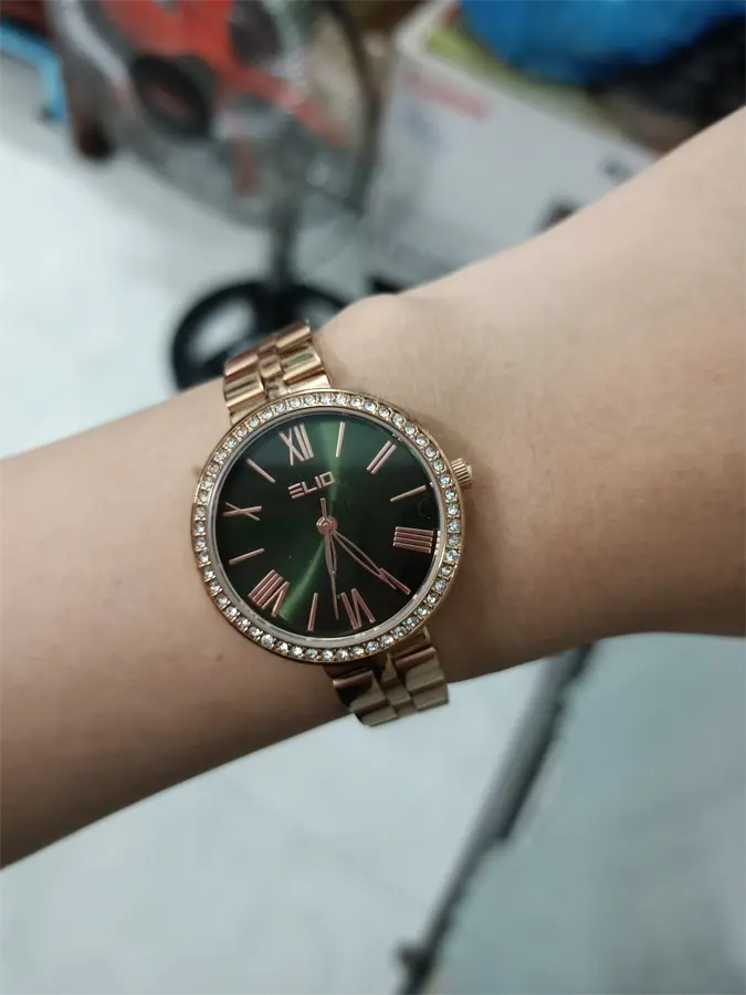 Khách hàng review Đồng hồ ELIO Nàng Thơ 30 mm Nữ ES041-01 1
