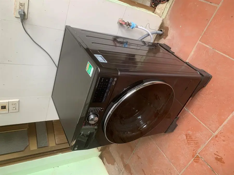 Khách hàng review Máy giặt LG AI DD Inverter 10 kg FV1410S3B 2