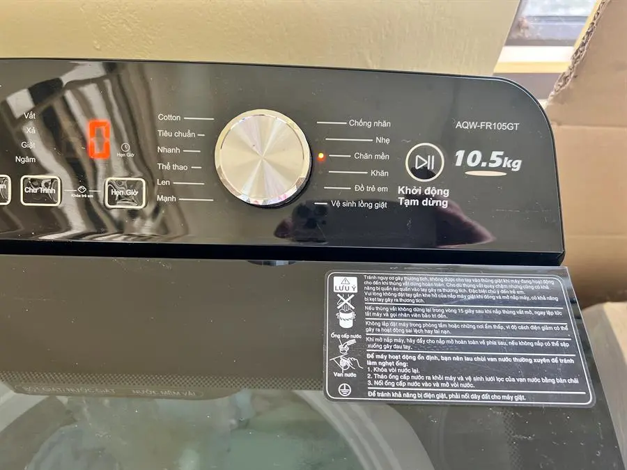 Khách hàng review Máy giặt Aqua 10.5 KG AQW-FR105GT BK 3