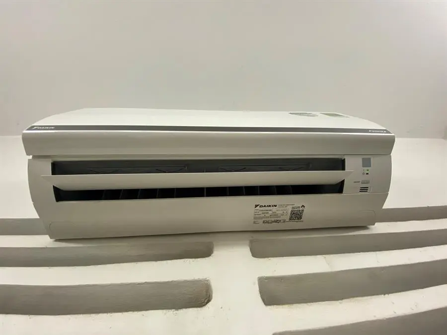 Khách hàng review Máy lạnh Daikin Inverter 1.5 HP FTKB35WMVMV 9