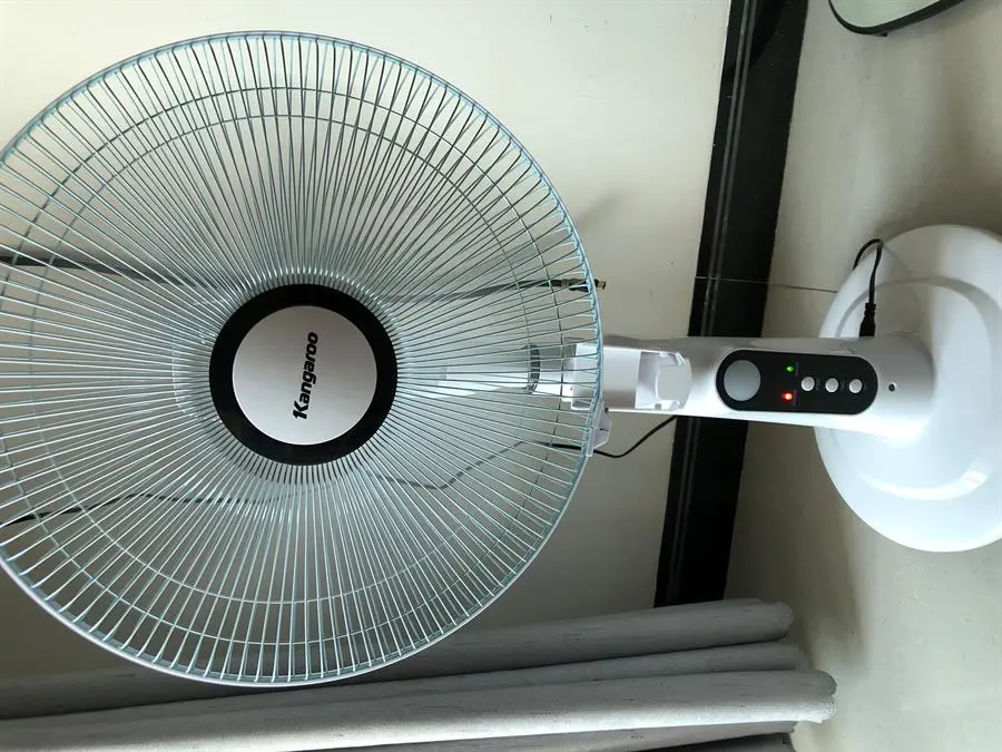 Khách hàng review Quạt sạc điện Kangaroo KG738 6