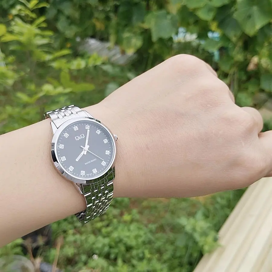 Khách hàng review Đồng hồ Q 4