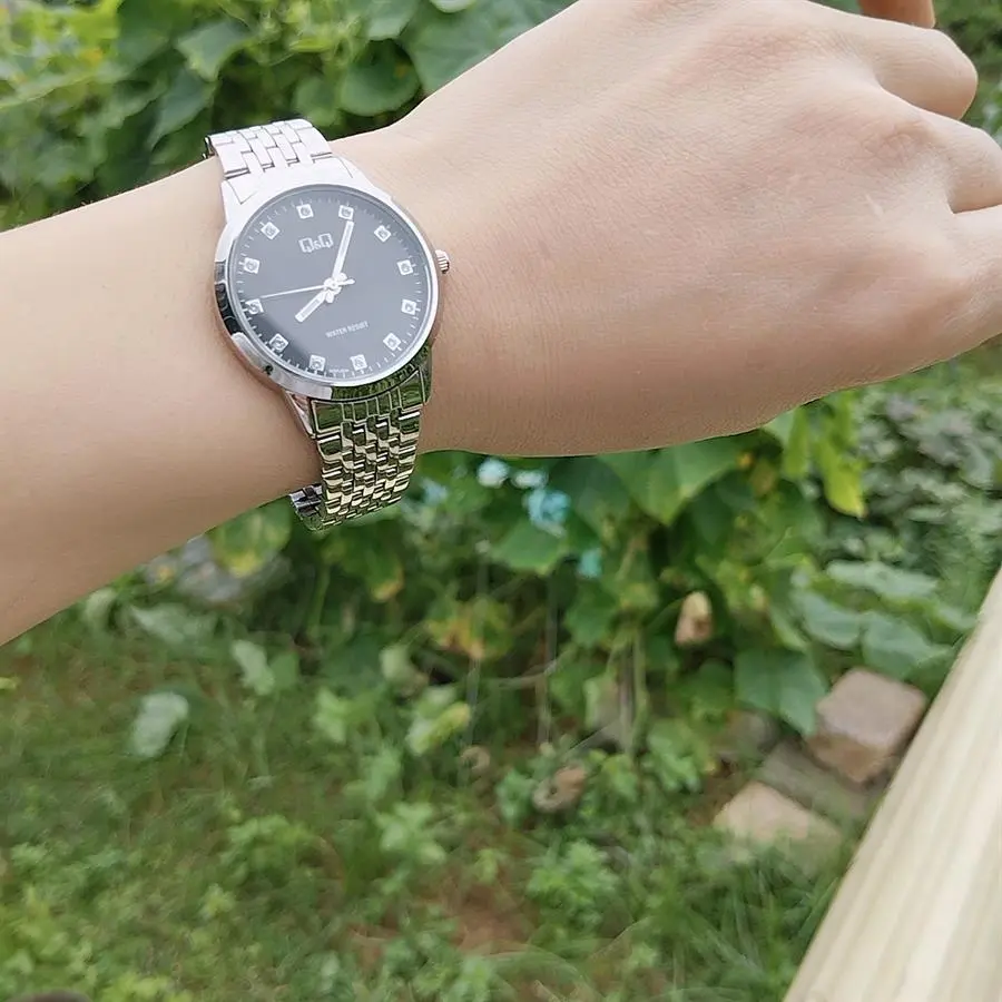 Khách hàng review Đồng hồ Q 3