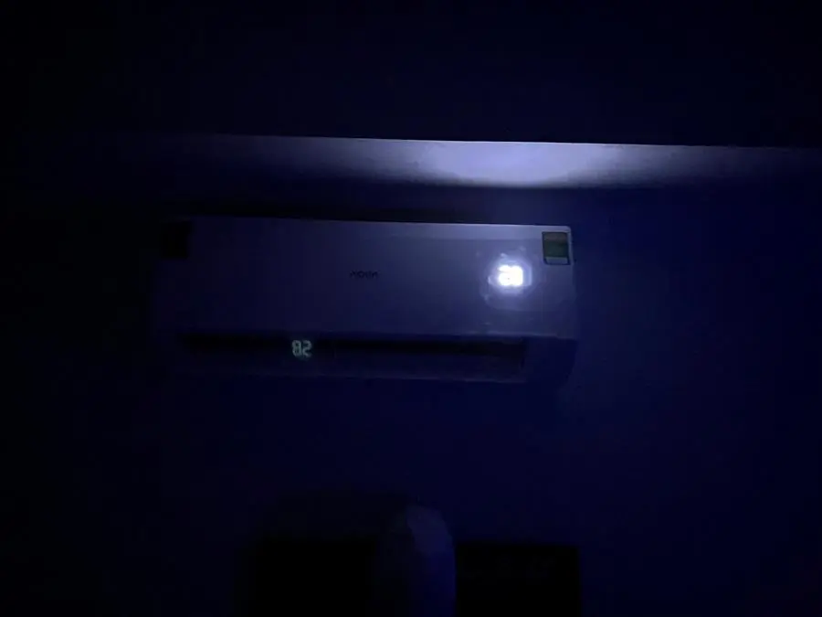 Khách hàng review Máy lạnh Aqua Inverter 1.5 HP AQA-RV13QA 7