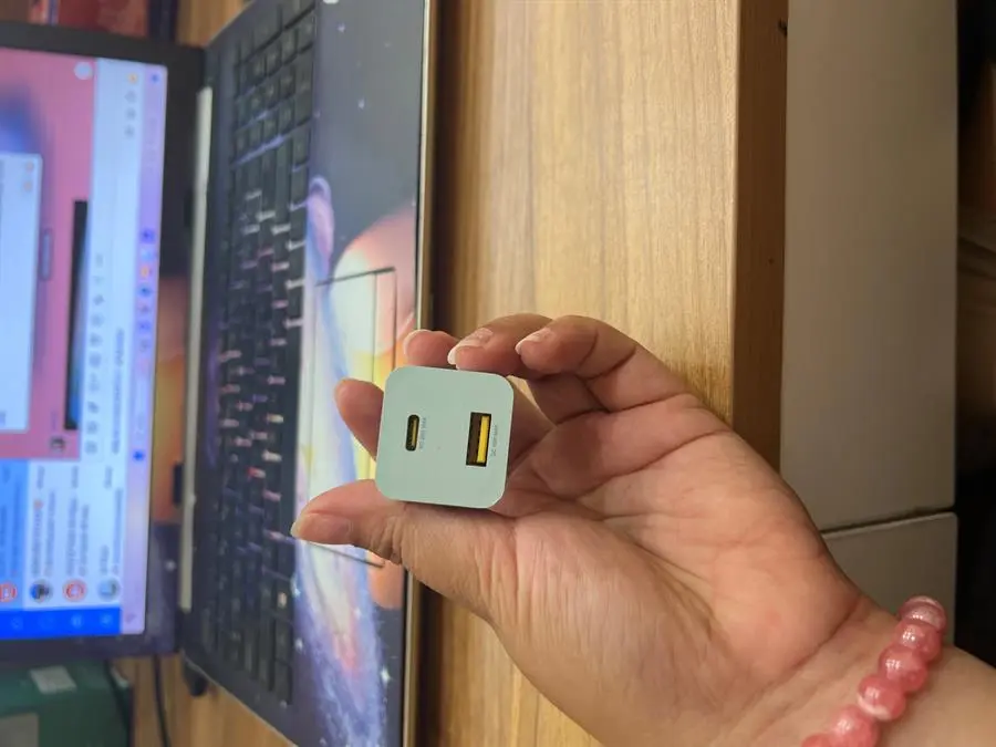 Khách hàng review Adapter Sạc Type C PD 20W Anker PowerPort III Nano A2633 11