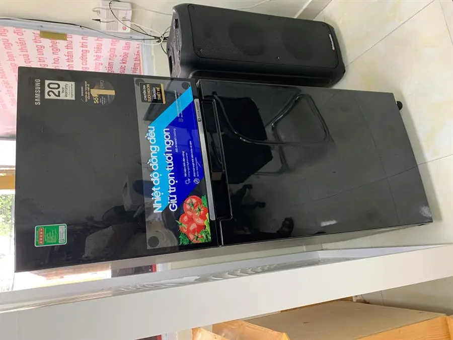Khách hàng review Tủ lạnh Samsung Inverter 208 lít RT20HAR8DBU/SV 16