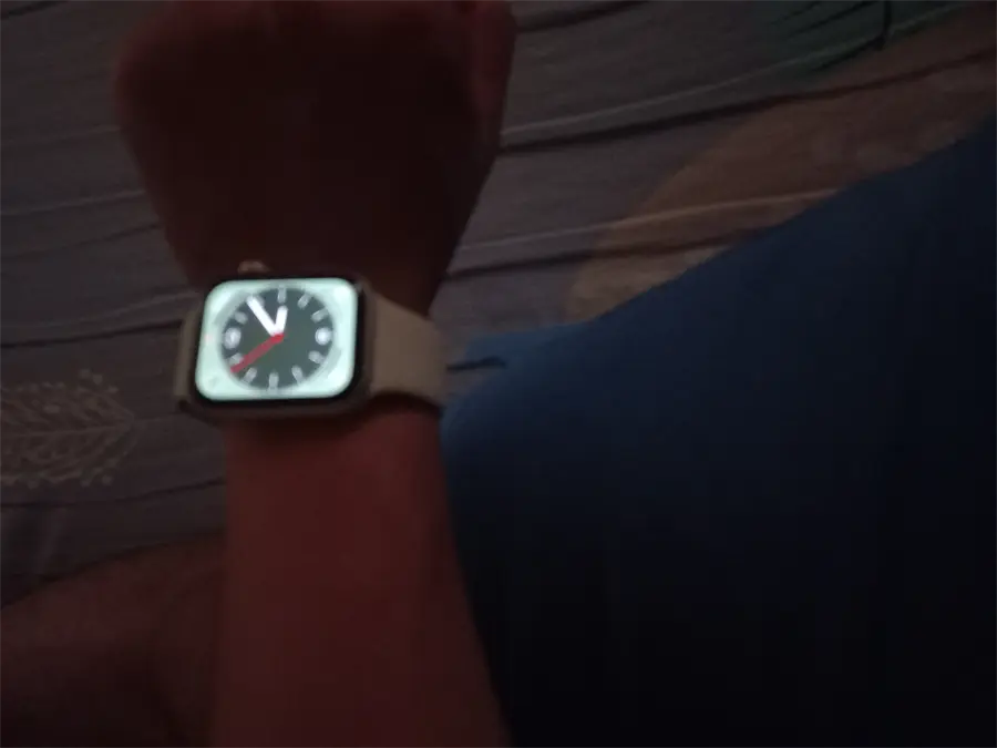 Khách hàng review Đồng hồ thông minh Apple Watch SE 2022 GPS 44mm viền nhôm dây thể thao 5