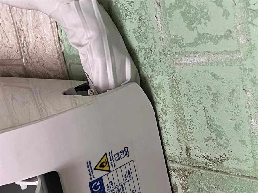 Khách hàng review Điều hòa Midea Inverter 9000 BTU MSAFA-10CRDN8 27