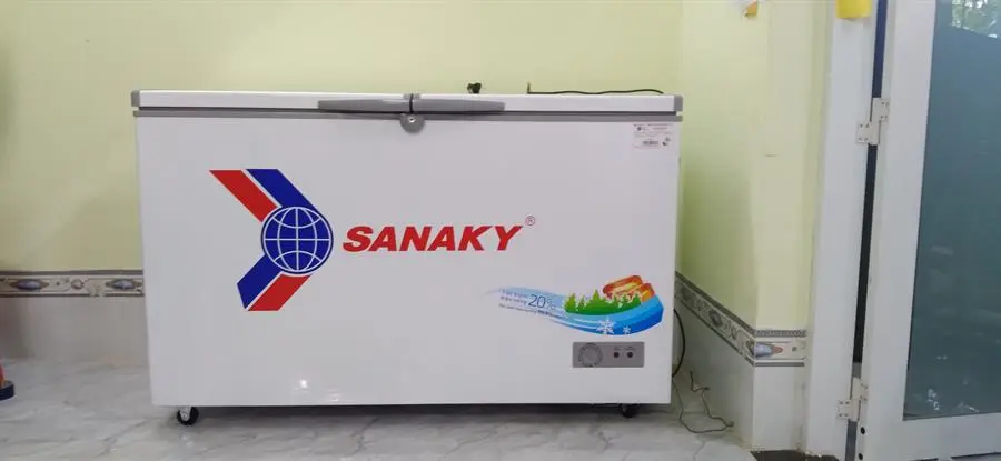 Khách hàng review Tủ đông Sanaky 305 lít VH-4099A1 3