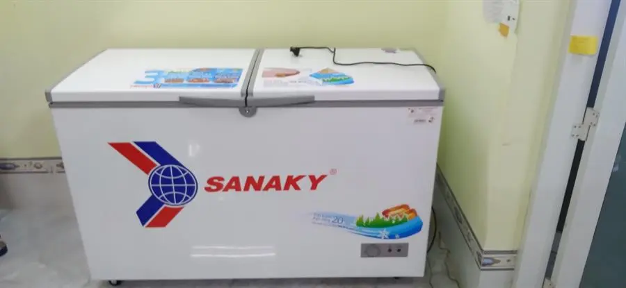 Khách hàng review Tủ đông Sanaky 305 lít VH-4099A1 2