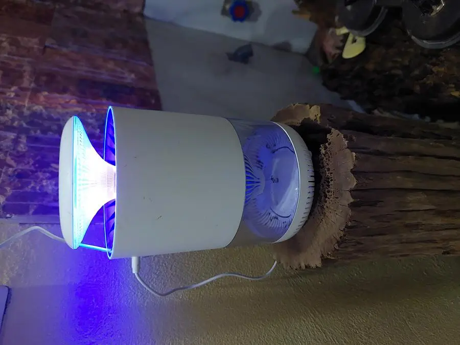 Khách hàng review Đèn bắt muỗi Comet CM078 4