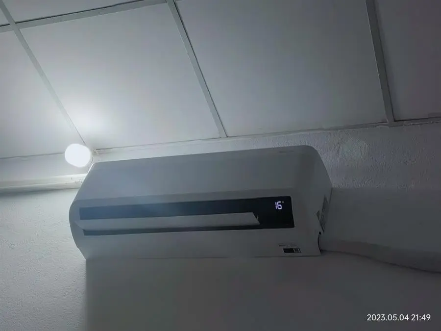 Khách hàng review Điều hòa Samsung Wind-Free Inverter 12000 BTU AR13CYHAAWKNSV 7