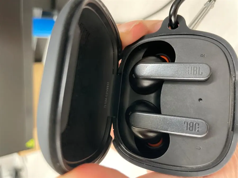 Khách hàng review Tai nghe Bluetooth True Wireless JBL LIVE PRO  3