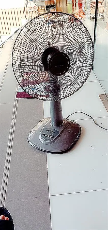 Khách hàng review Quạt lửng Senko 3 cánh L1638 47W 31