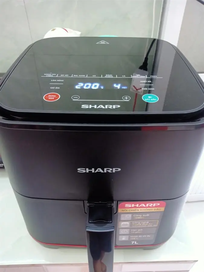 Khách hàng review Nồi chiên không dầu Sharp 7 lít KF-AF70EV-BK 10