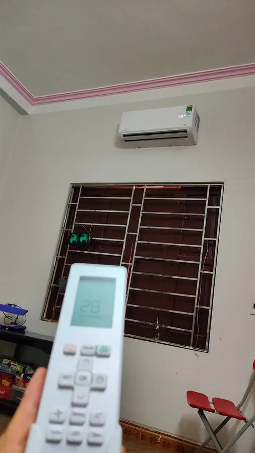 Khách hàng review Máy lạnh Comfee Inverter 1 HP CFS-10VDGF-V 28