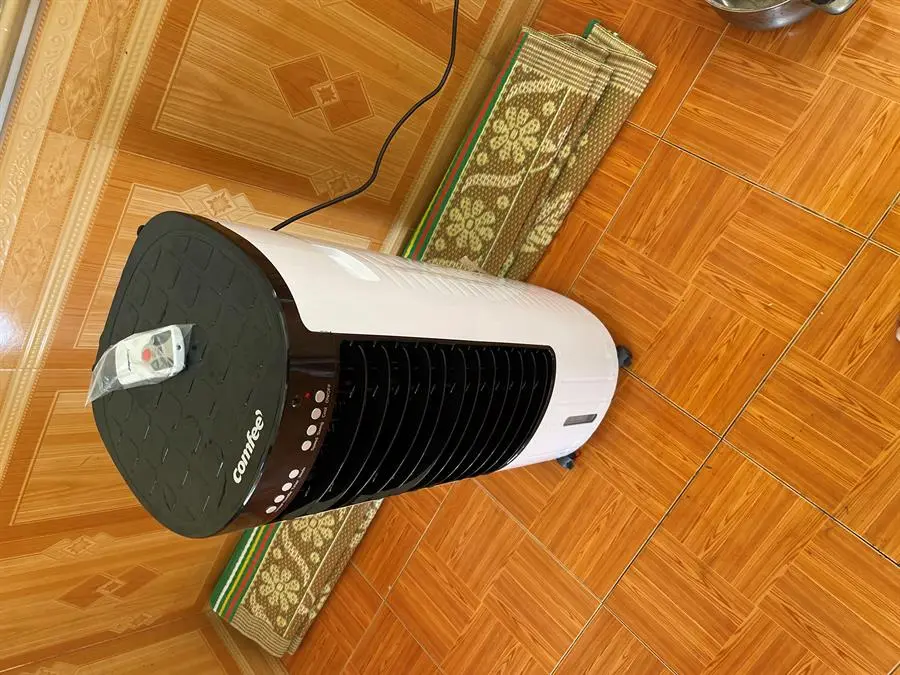 Khách hàng review Quạt điều hòa Comfee CF-AC12AR 100W 10