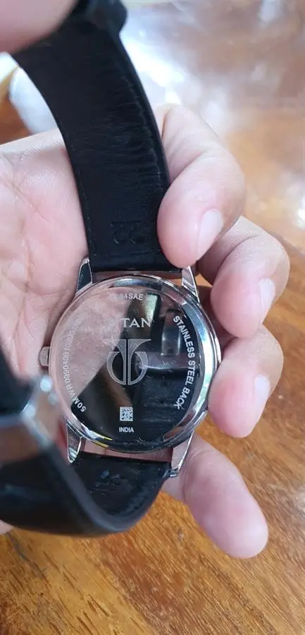 Khách hàng review Đồng hồ TITAN 42 mm Nam 1584SL04 1