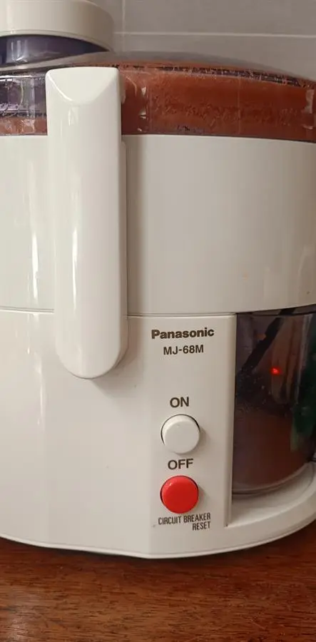 Khách hàng review Máy ép trái cây Panasonic MJ-68MWRA 4