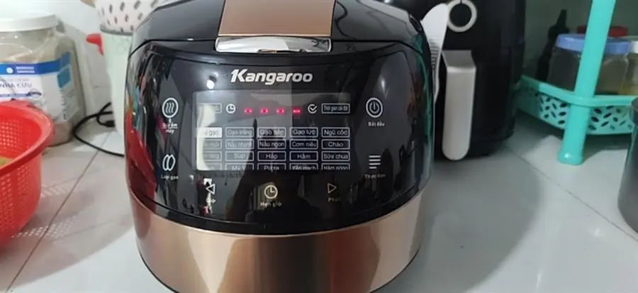 Khách hàng review Nồi cơm điện tử Kangaroo 1.8 lít KG18DR8 5
