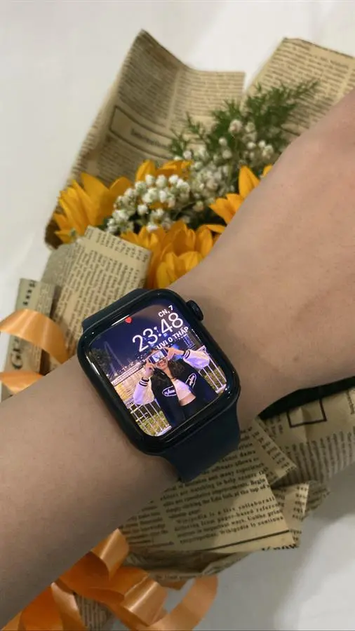 Khách hàng review Đồng hồ thông minh Apple Watch SE 2022 GPS 44mm viền nhôm dây thể thao 19