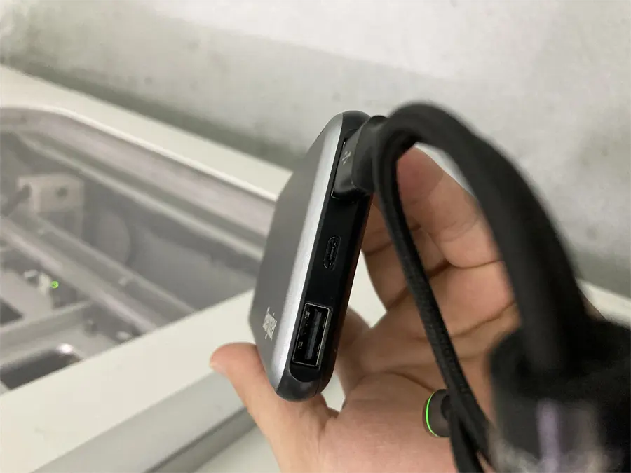 Khách hàng review Pin sạc dự phòng Polymer 10.000 mAh 10.5W Energizer Chiến Binh II UE10046 4