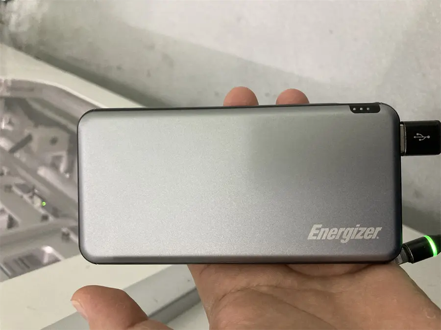 Khách hàng review Pin sạc dự phòng Polymer 10.000 mAh 10.5W Energizer Chiến Binh II UE10046 3