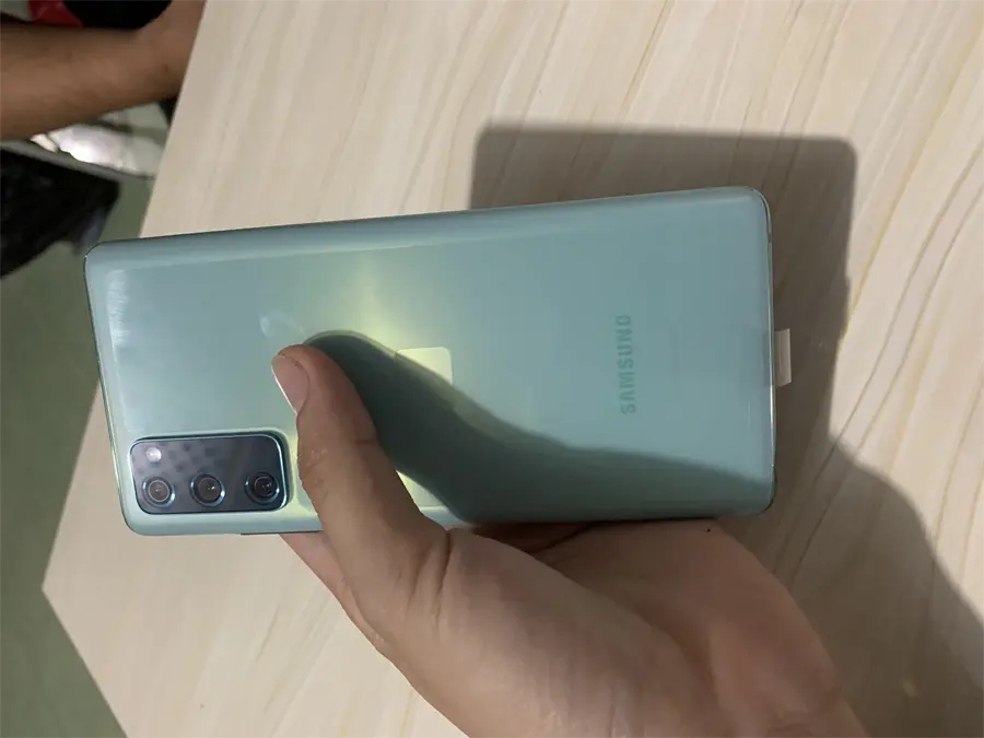 Khách hàng review Điện thoại Samsung Galaxy S20 FE (8GB/256GB) 5