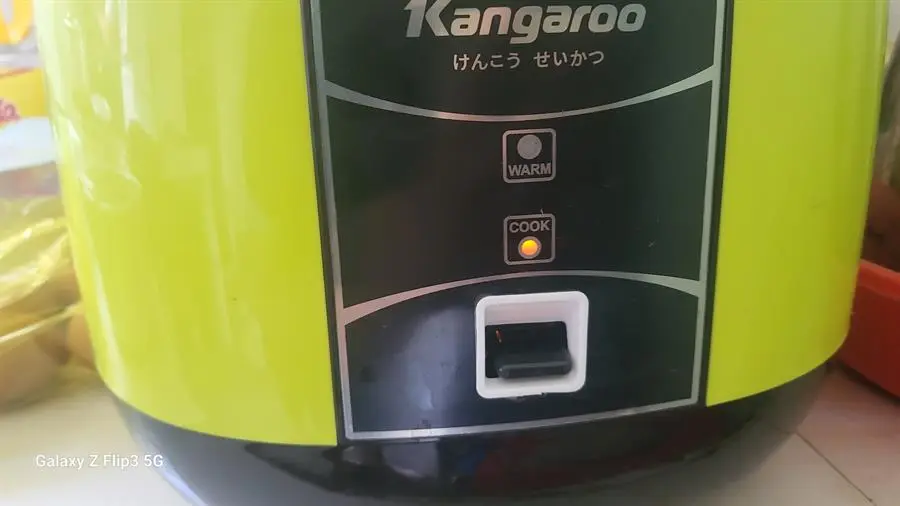 Khách hàng review Nồi cơm nắp gài Kangaroo 2.2 lít KG22R1 5