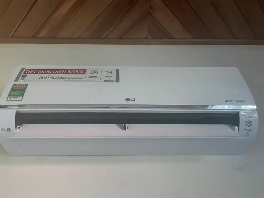 Khách hàng review Điều hòa LG Inverter 9200 BTU V10API1 20