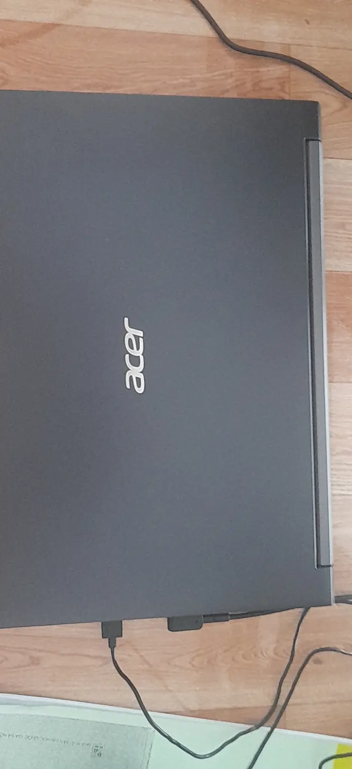 Khách hàng review Laptop Acer Aspire 7 Gaming A715 42G R05G R5 5500U/8GB/512GB/4GB GTX1650/144Hz/Win11 (NH.QAYSV.007) 3
