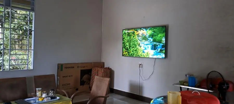 Khách hàng review Google Tivi Toshiba 4K 65 inch 65C350LP 5
