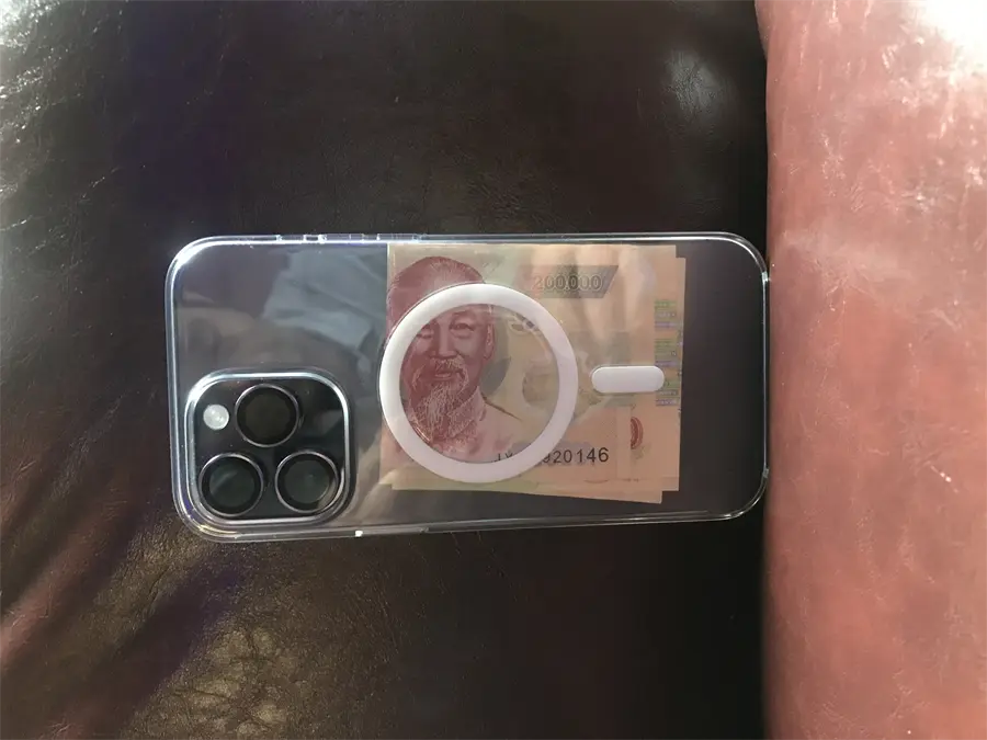 Khách hàng review Ốp lưng Magsafe iPhone 14 Pro Max Nhựa trong Apple MPU73 Chính hãng 11