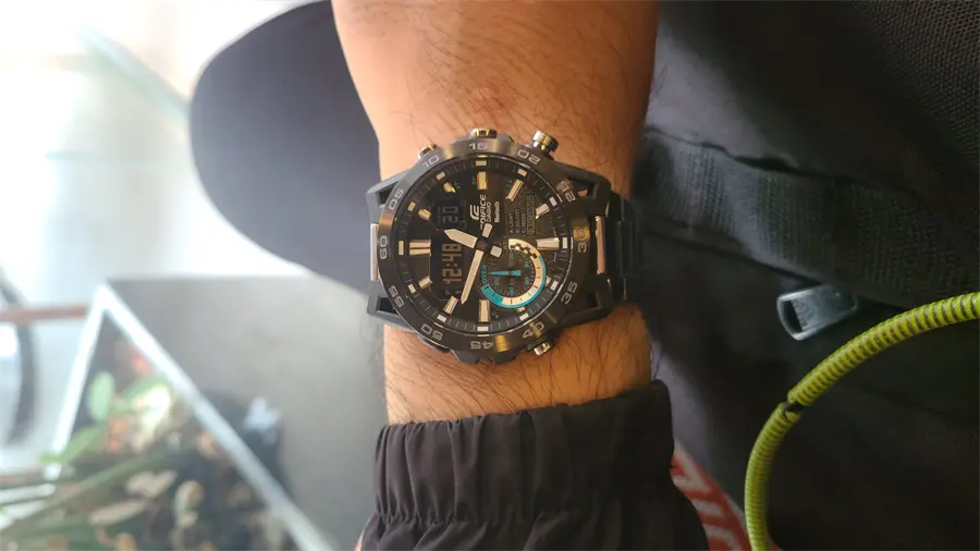 Khách hàng review Đồng hồ EDIFICE CASIO 48 mm Nam ECB-40DB-1ADF 3