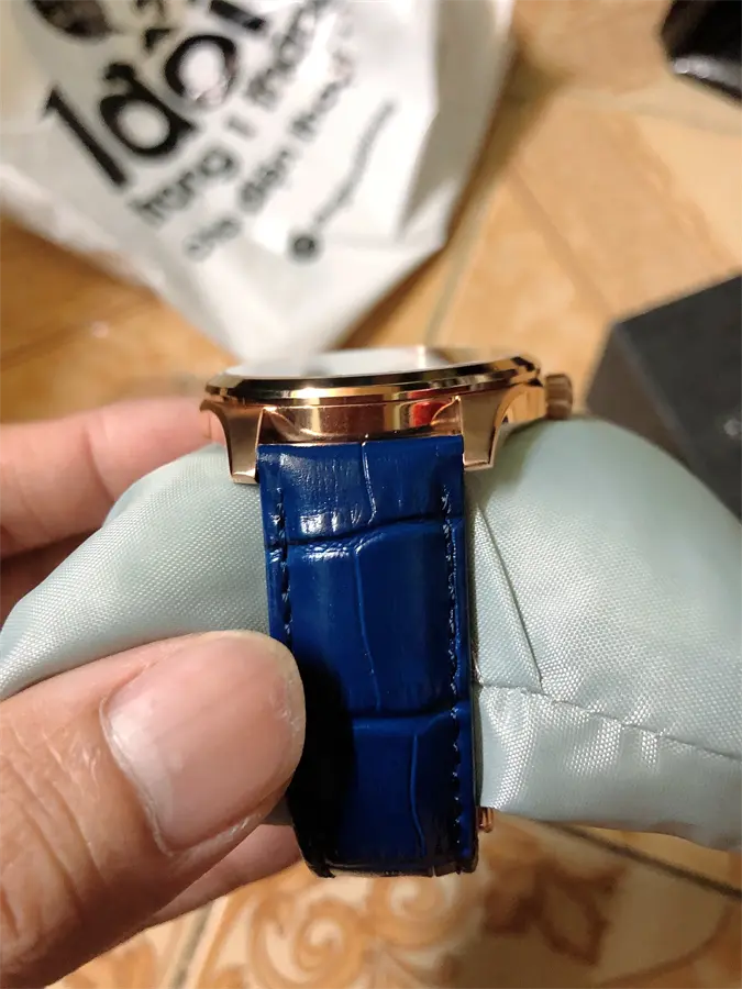 Khách hàng review Đồng hồ MVW 42 mm Nam ML061-01 4