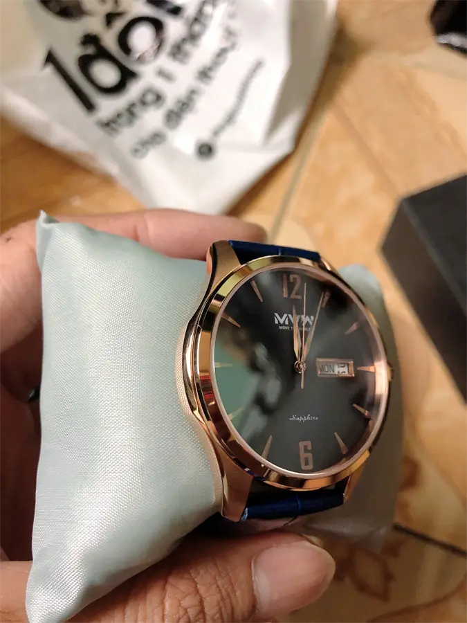 Khách hàng review Đồng hồ MVW 42 mm Nam ML061-01 2