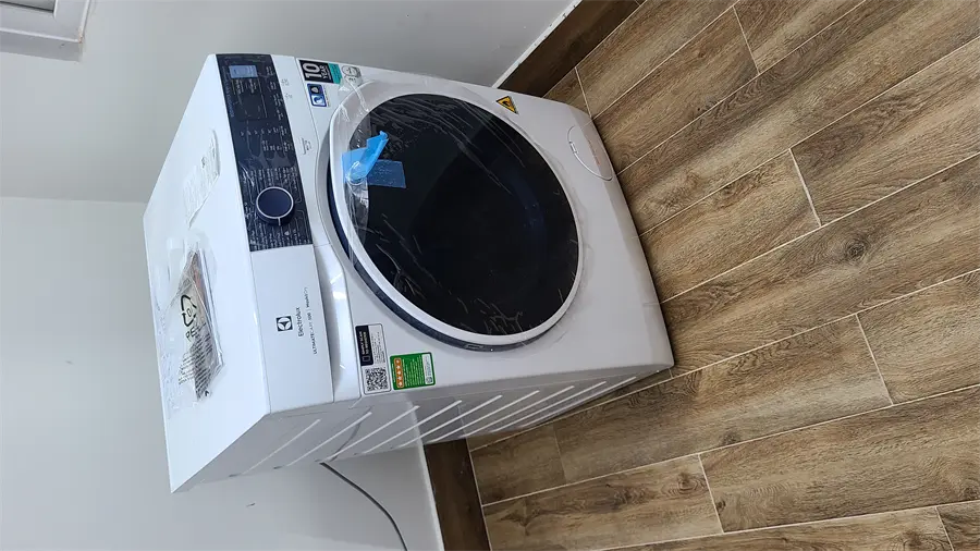 Khách hàng review Máy giặt sấy Electrolux UltimateCare 500 Inverter giặt 9 kg - sấy 6 kg EWW9024P5WB 3