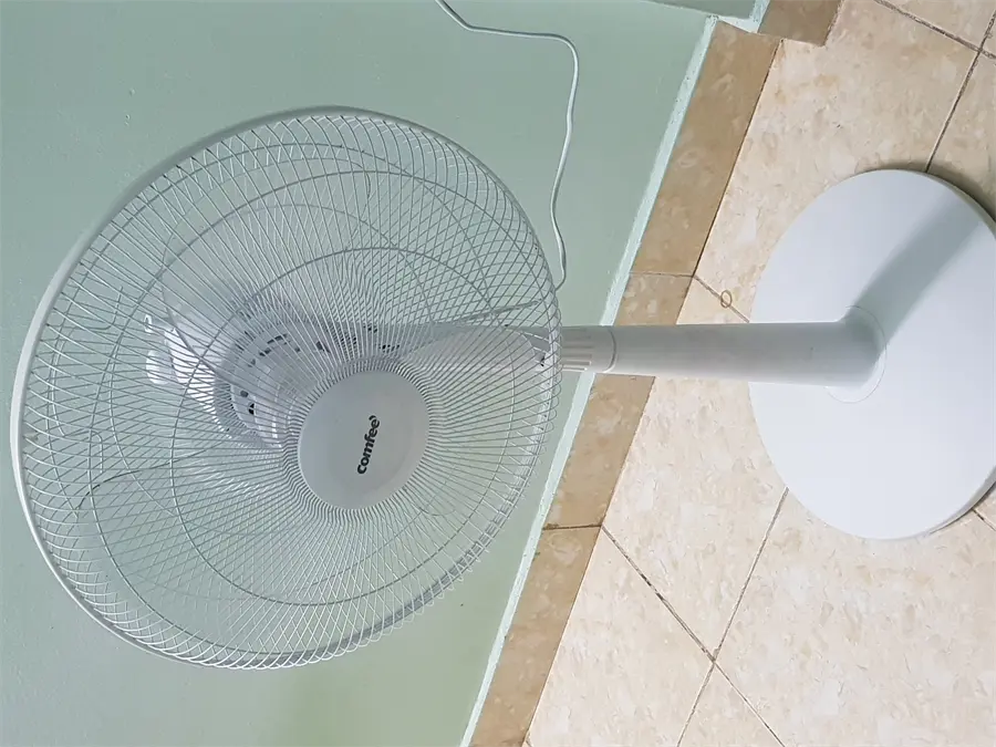 Khách hàng review Quạt lửng Comfee 3 cánh CF-FF4019VDW 52W 4