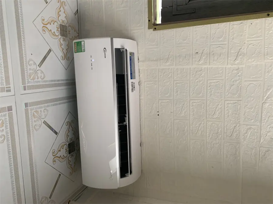 Khách hàng review Điều hòa Midea Inverter 9000 BTU MSAFA-10CRDN8 18